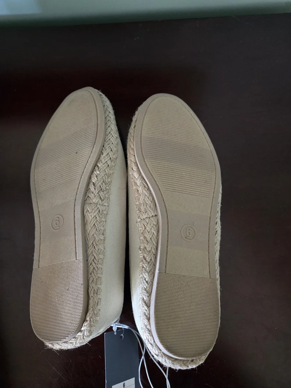 Universal Thread SIZE 6 Women’s Cream Slip-On Espadrilles